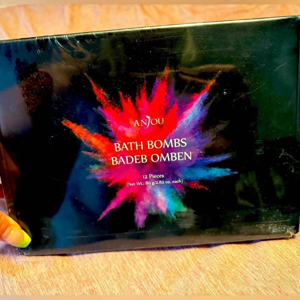 ANJOU BATH BOMBS
